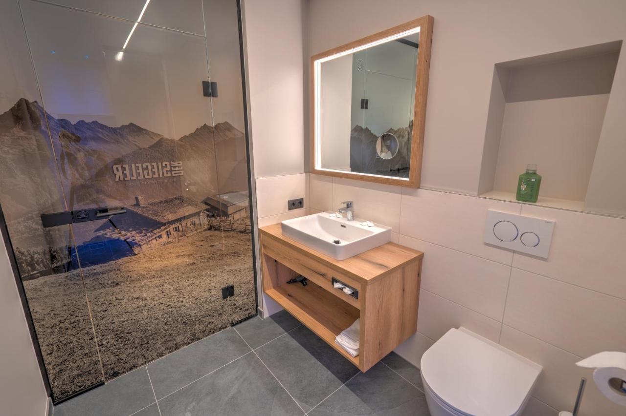 Der Siegeler B&B - This Lifestylehotel Rocks Mayrhofen Dış mekan fotoğraf
