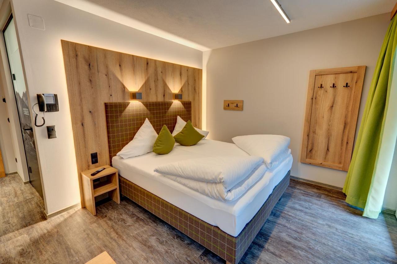 Der Siegeler B&B - This Lifestylehotel Rocks Mayrhofen Dış mekan fotoğraf