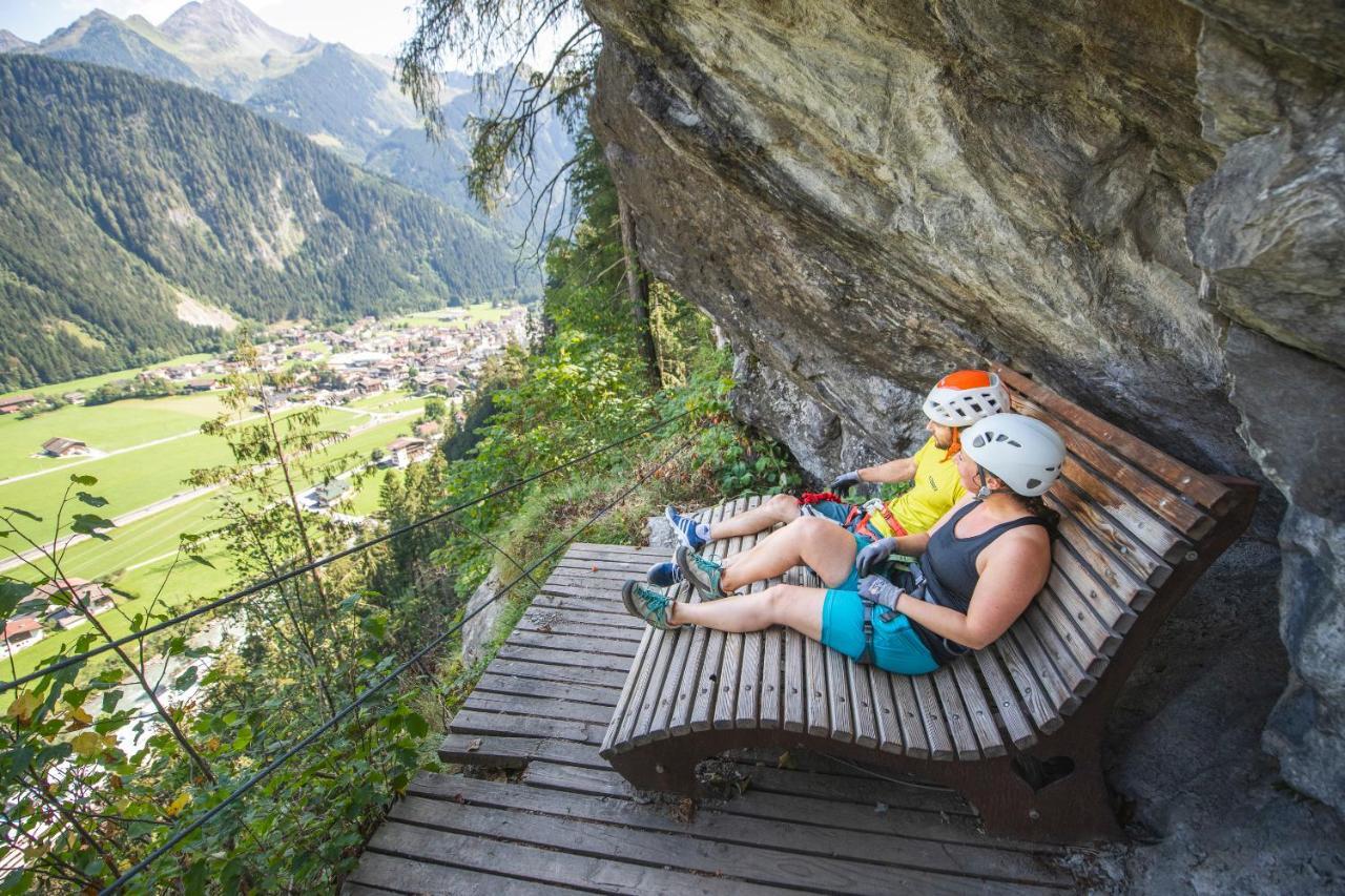 Der Siegeler B&B - This Lifestylehotel Rocks Mayrhofen Dış mekan fotoğraf