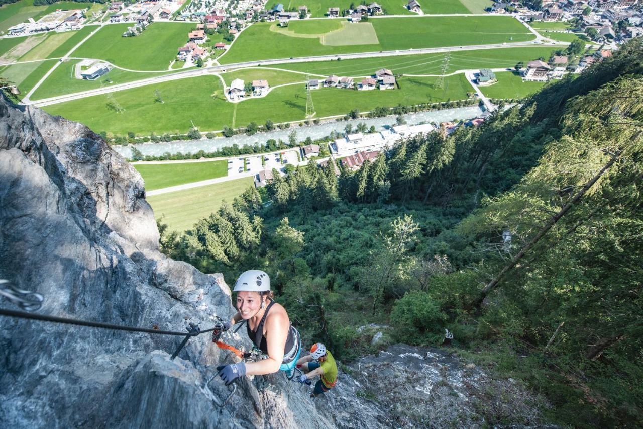 Der Siegeler B&B - This Lifestylehotel Rocks Mayrhofen Dış mekan fotoğraf